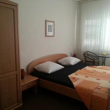 Jevic Affittacamere 3*