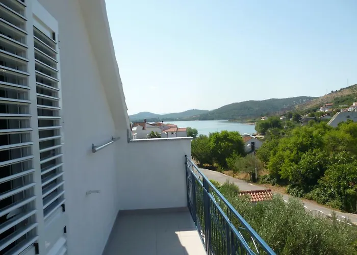 Jevic ゲストハウス Raslina